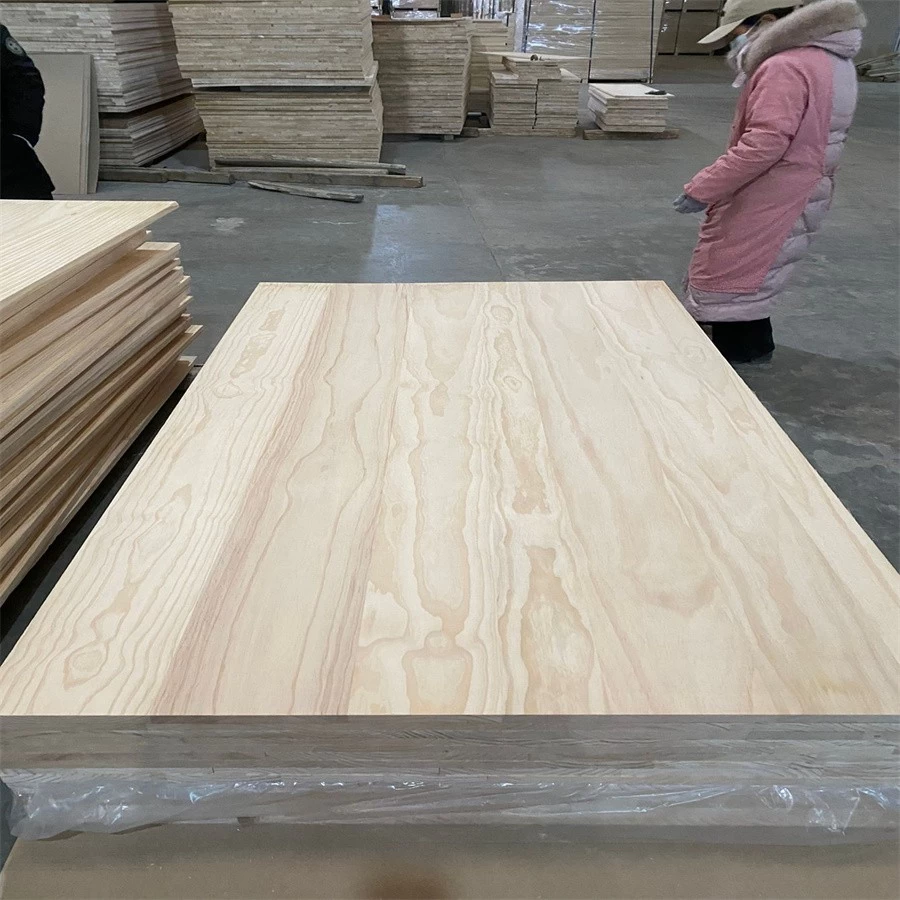 China Hot-Sales hochwertiger Paulownia-Pappel Radiata-Kiefernverbindung, Holzplatte, kantenverleimte Massivplatte für den Holzgroßhandelslieferanten mit erstklassigem Hersteller Hersteller