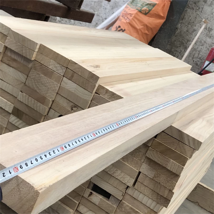 Cina Raccordi per persiane in legno Forniti direttamente dalla fabbrica Legno massello di Paulownia di alta qualità Doghe da 50 mm in vendita produttore