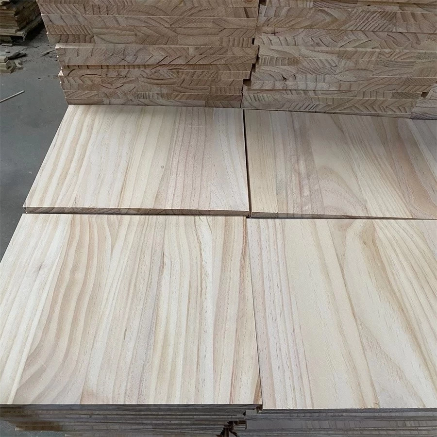 China 310 x 310 mm Leimholzbretter aus Radiata-Kiefernholz für Stuhlsitzplatten mit 18 mm Dicke Hersteller