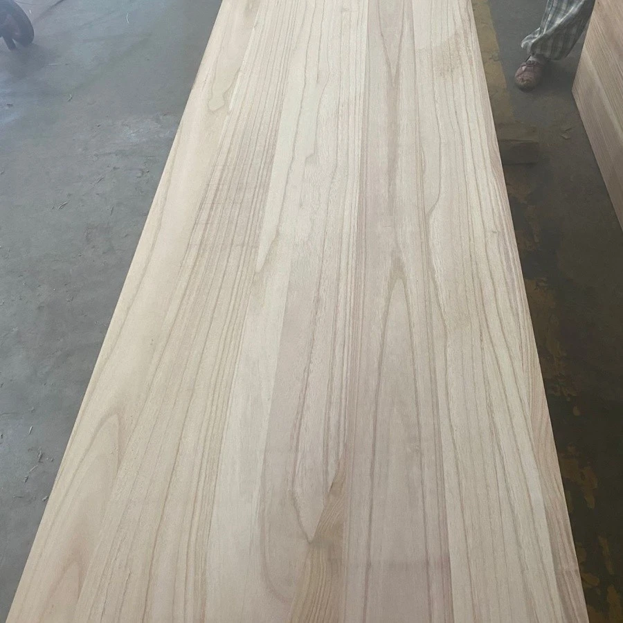 Chine Bois collé de bord de paulownia d'usine chinoise de haute qualité et à bas prix fabricant
