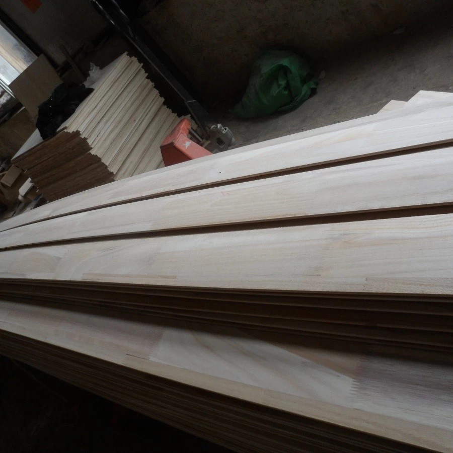 China 3mm thick paulownia wood or basswood finger joint panels for wooden blind slats manufacturer