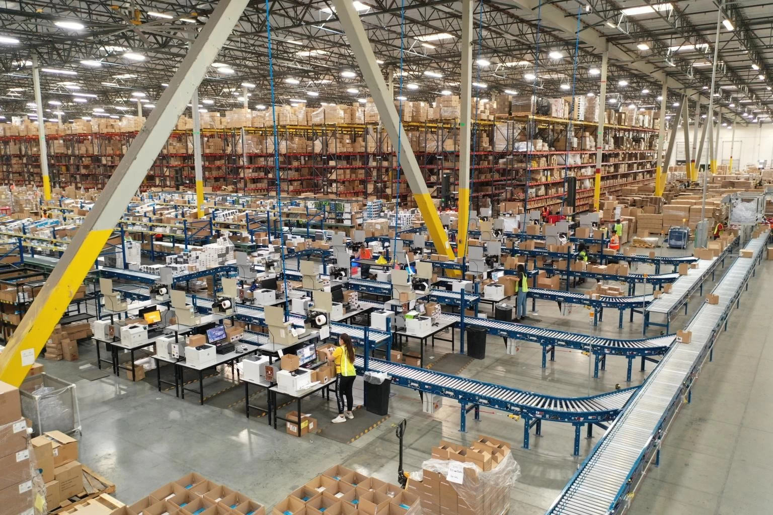 China SWWLS Freight Forwarder From China To UK Door To Door Service Air Shipping DDP DDU Warehouse In Shenzhen manufacturer