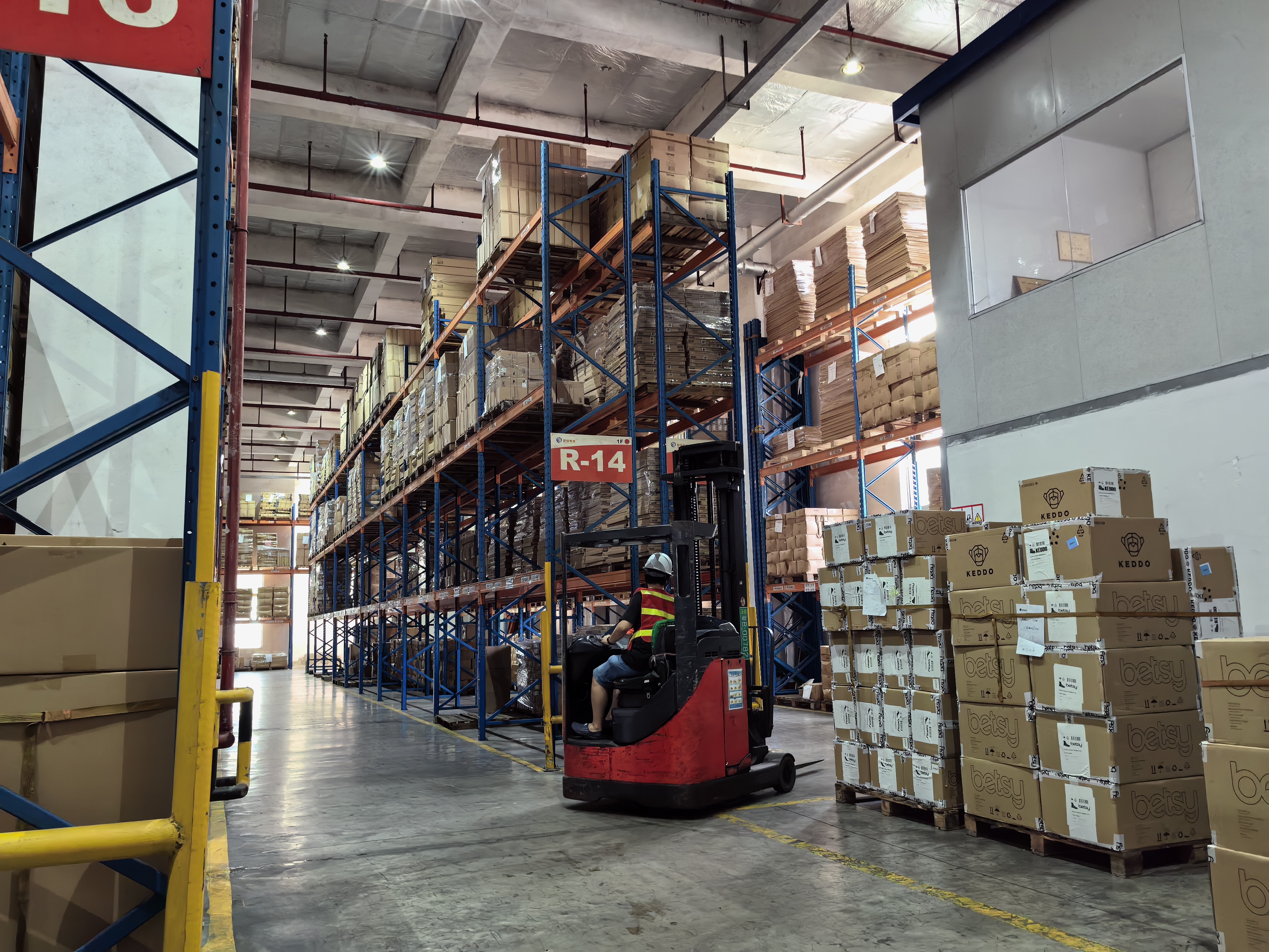 Chine Dédouanement FCL des Émirats arabes unis sans effort : expédition DDP vers Dubaï et Sharjah sans sponsor local Transfert de fret