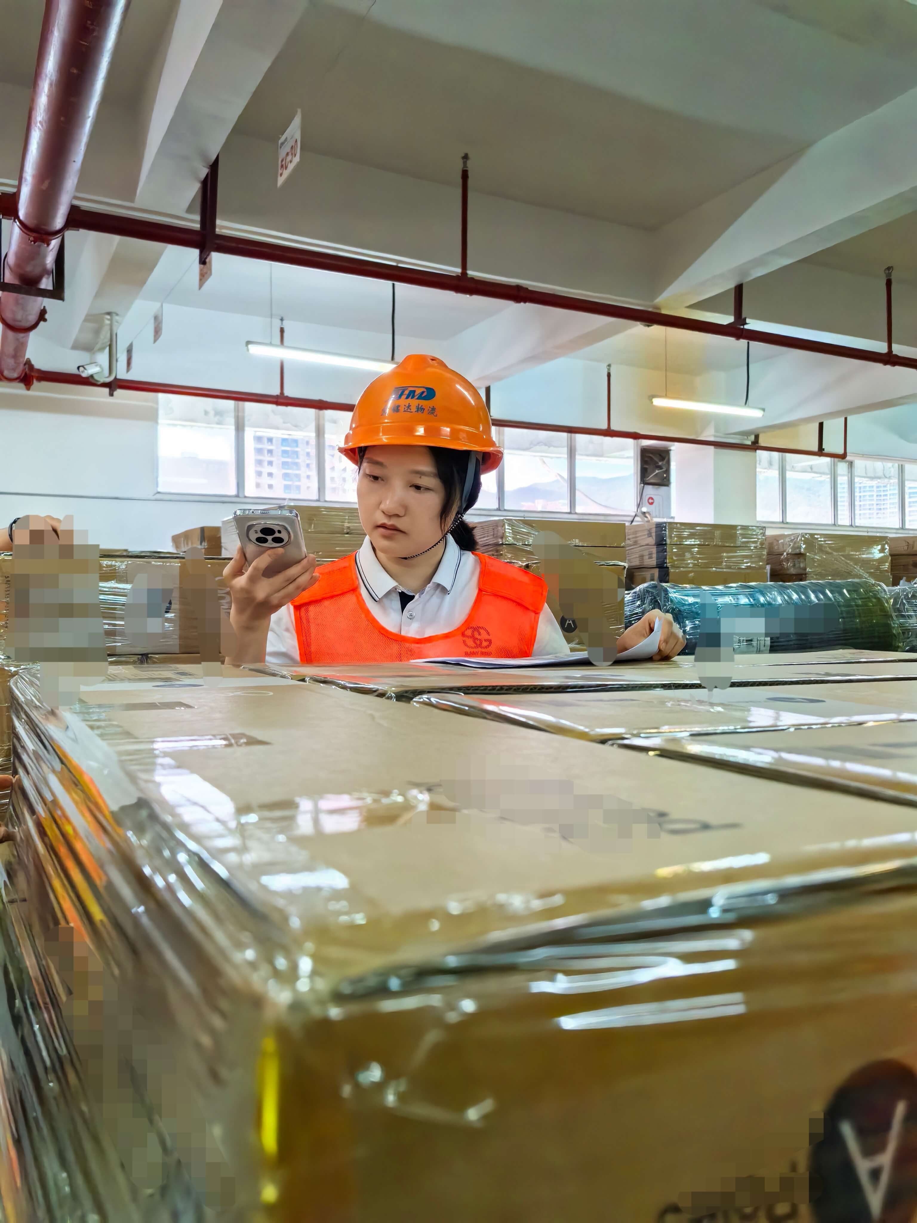 China  Frachtwächterin