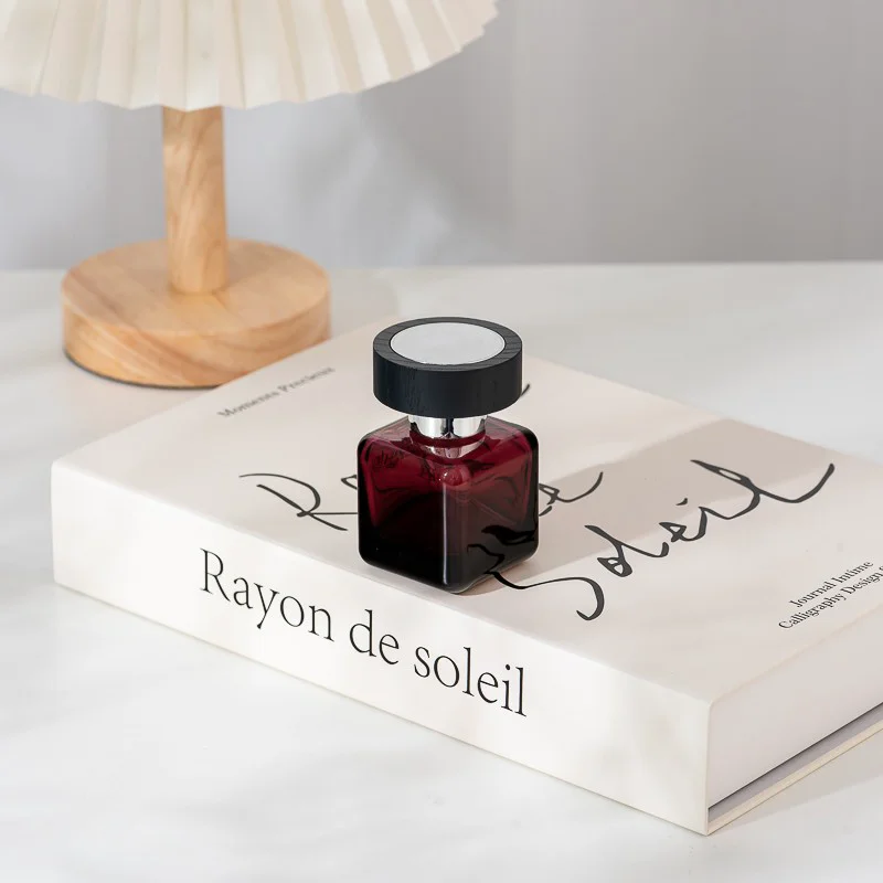 Square Shape Dark Red 50ml Fragrance Glass Perfume Bottle with Round Cap