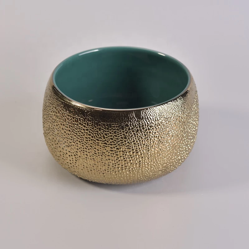 Wholesales home decoration luxury porcelain round gold ceramic candle vessels