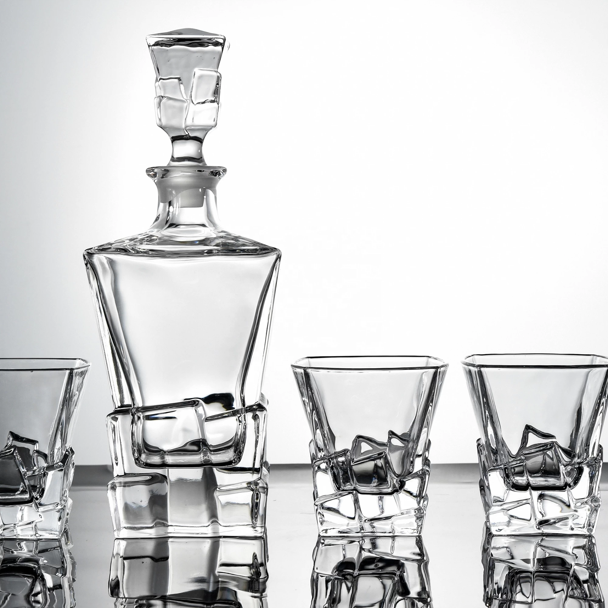 Whisky glass decanter and glass cup for whole set