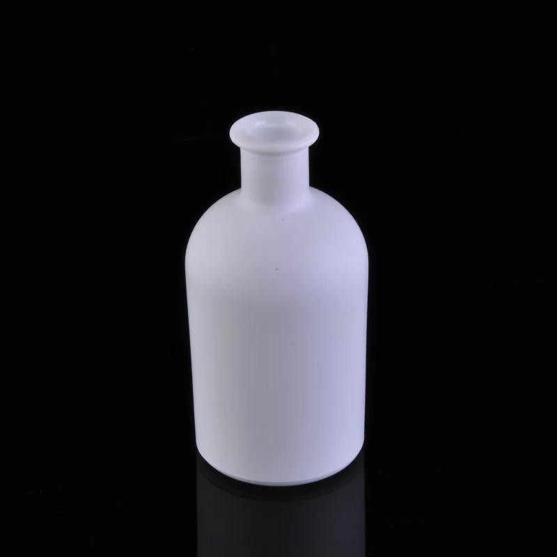 Spray color white glass bottle diffuser bottles for home decor