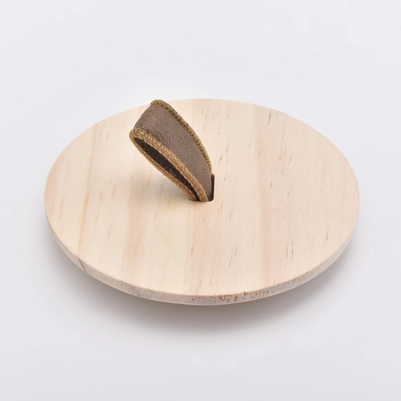 Wooden lid with leather handle