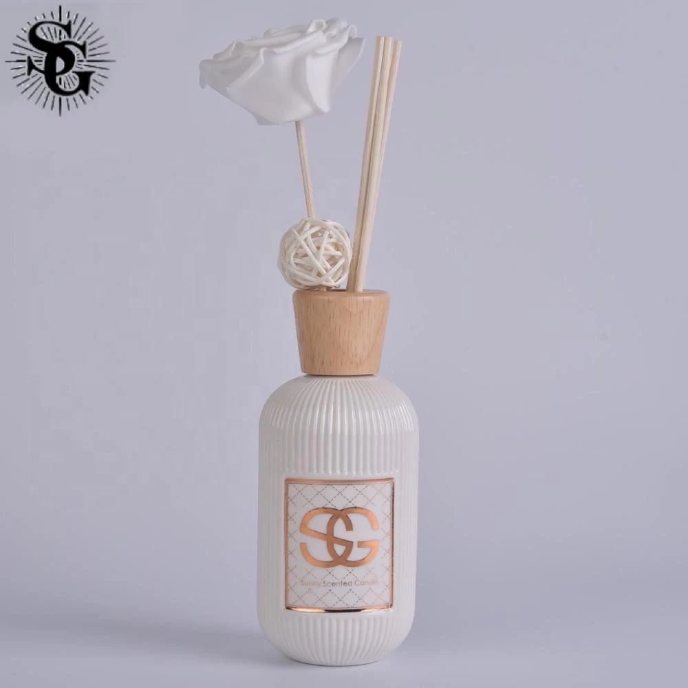 Sunny pink white  ceramic aromatherapy reed diffuser bottle