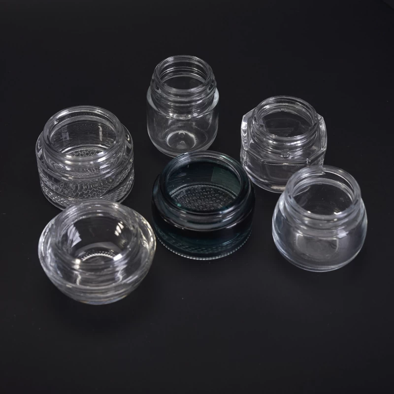 100 g white glass jar with plastic lid