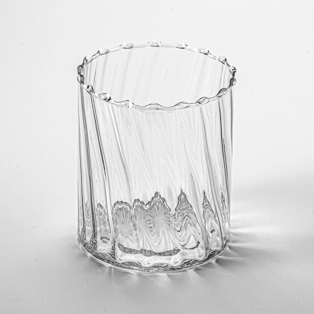 Wholesale 700ml 750ml clear strip glass camdle jar with home decor 