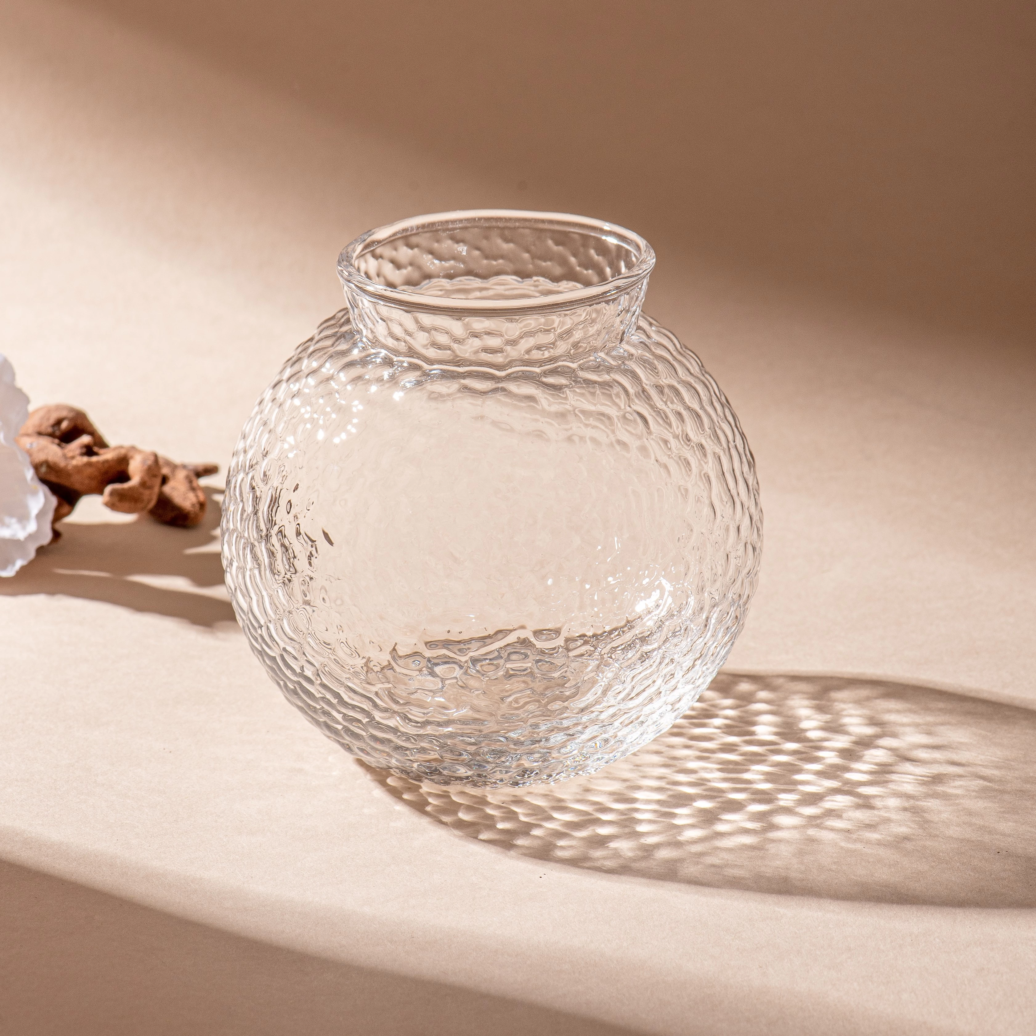 Wholesale 550ml 600ml handmade honeycomb spherical glass candle jar glass vase