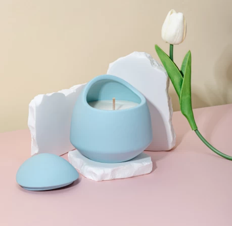With porcelain as the pen, I inscribe a love letter to time for my mother.