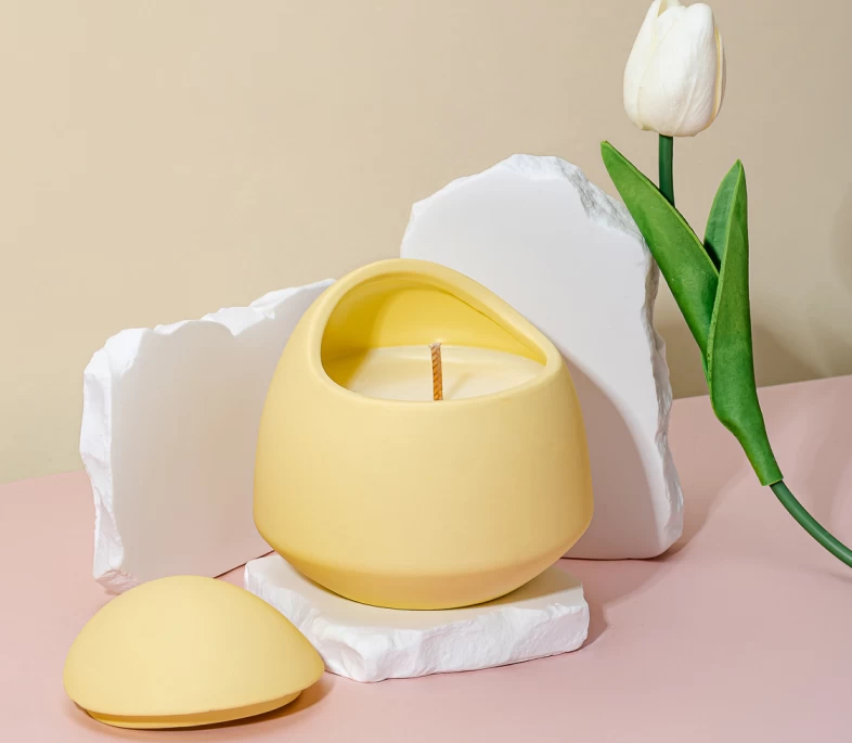 With porcelain as the pen, I inscribe a love letter to time for my mother.