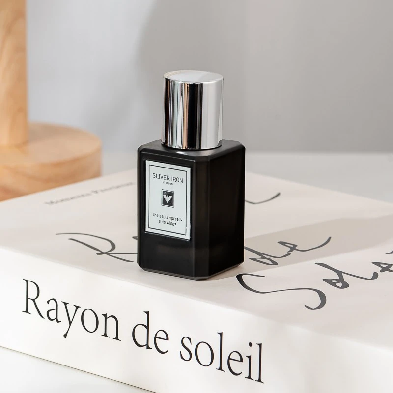 Popular black color Glass Perfume Bottle with sprayer