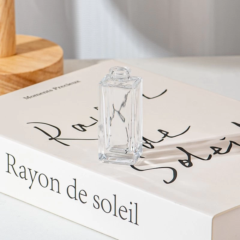 Premium Rectangle Shape 14ml Glass Aroma Bottle for Perfume Packaging