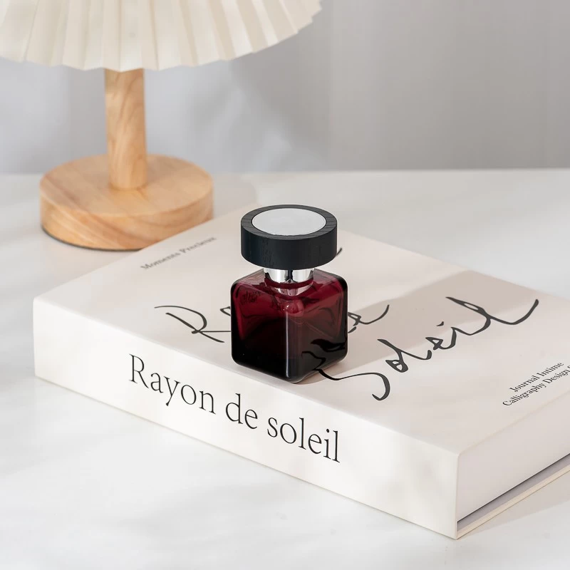 Square Shape Dark Red 30ml Fragrance Glass Perfume Bottle with Round Cap