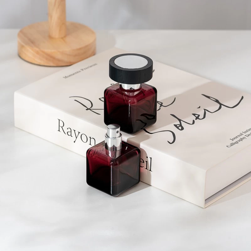 Square Shape Dark Red 30ml Fragrance Glass Perfume Bottle with Round Cap