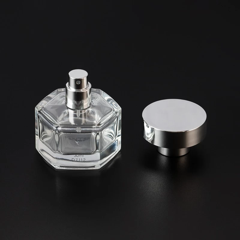 Luxury Polygon Style Clear Glass 30ml Perfume Glass Bottle Essential Oil Bottle with Round Cap