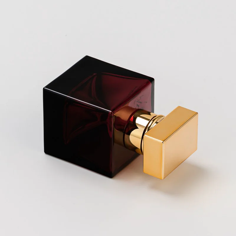 Elegant Custom Logo Square Glass Empty Perfume Bottle with Gold Lid