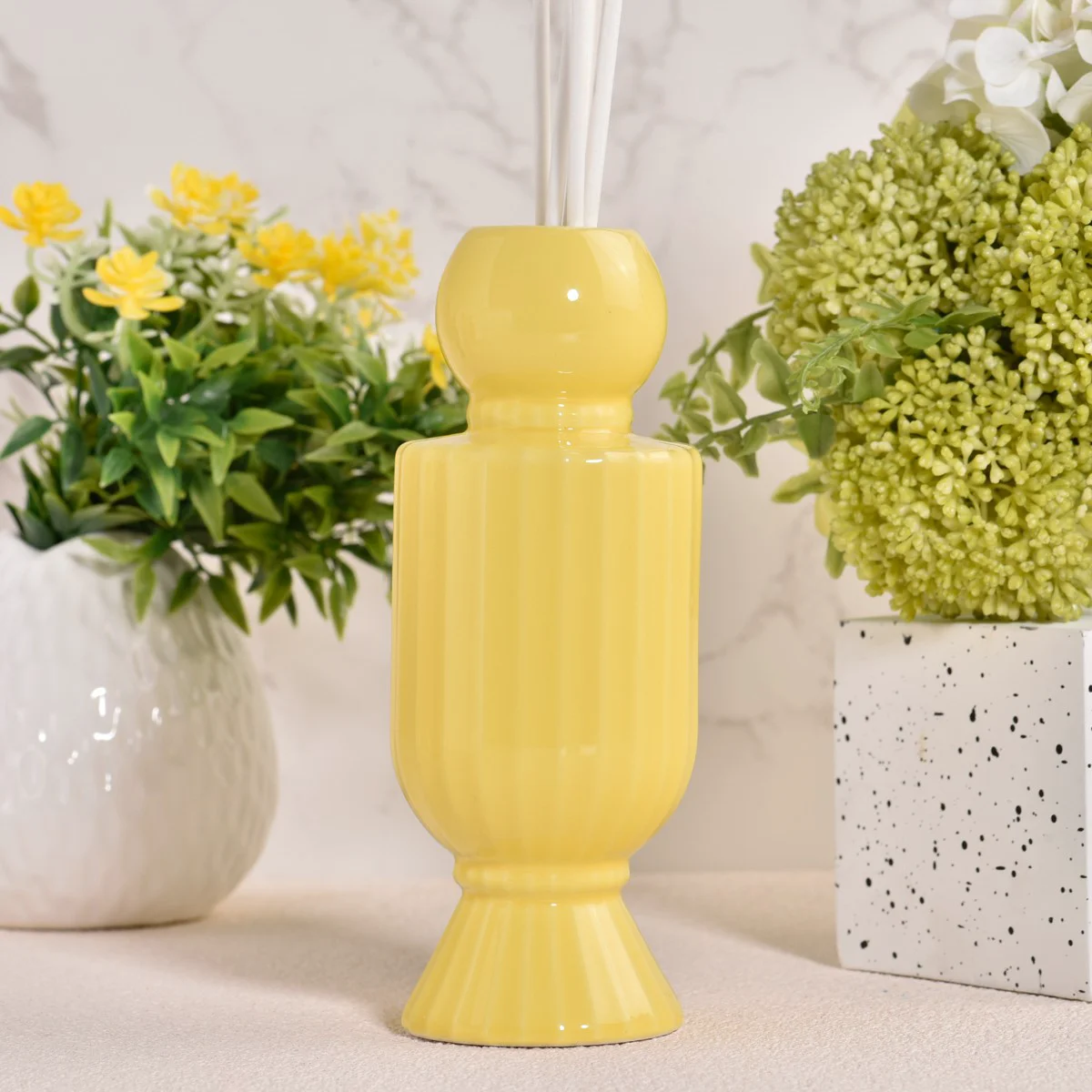 Wholesale Yellow Cylinder Ceramic Reed diffuser bottles home decor