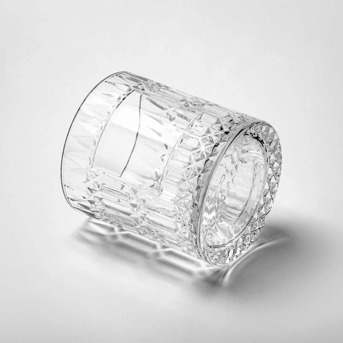 Custom Label Cylinder Embossed Glass Jar Empty Candle Holder for Candle Packaging