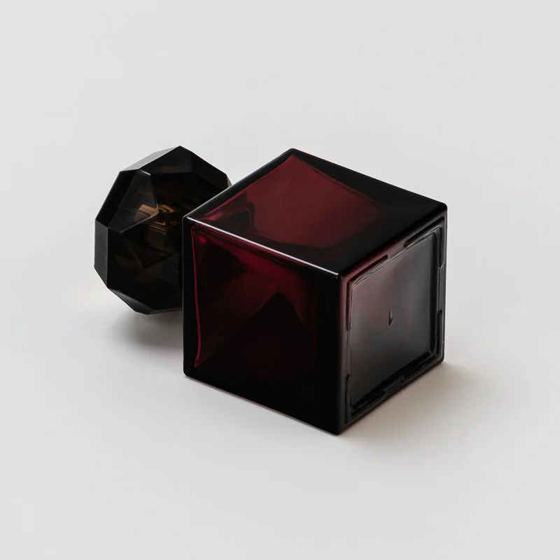 Wholesaling Luxury Dark Red Square Glass Perfume Bottle with Unique Lid