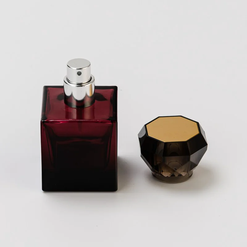 Wholesaling Luxury Dark Red Square Glass Perfume Bottle with Unique Lid