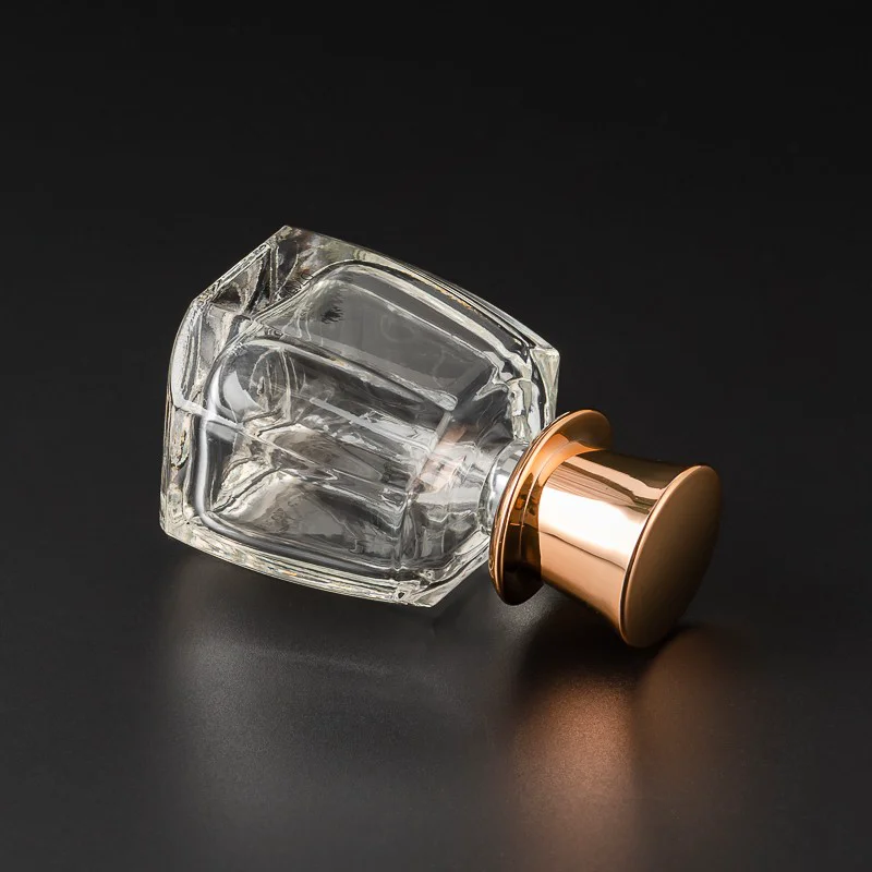 Wholesale Luxury 50ml Glass Empty Perfume Fragrance Glass Bottle with Champagne Gold Cap