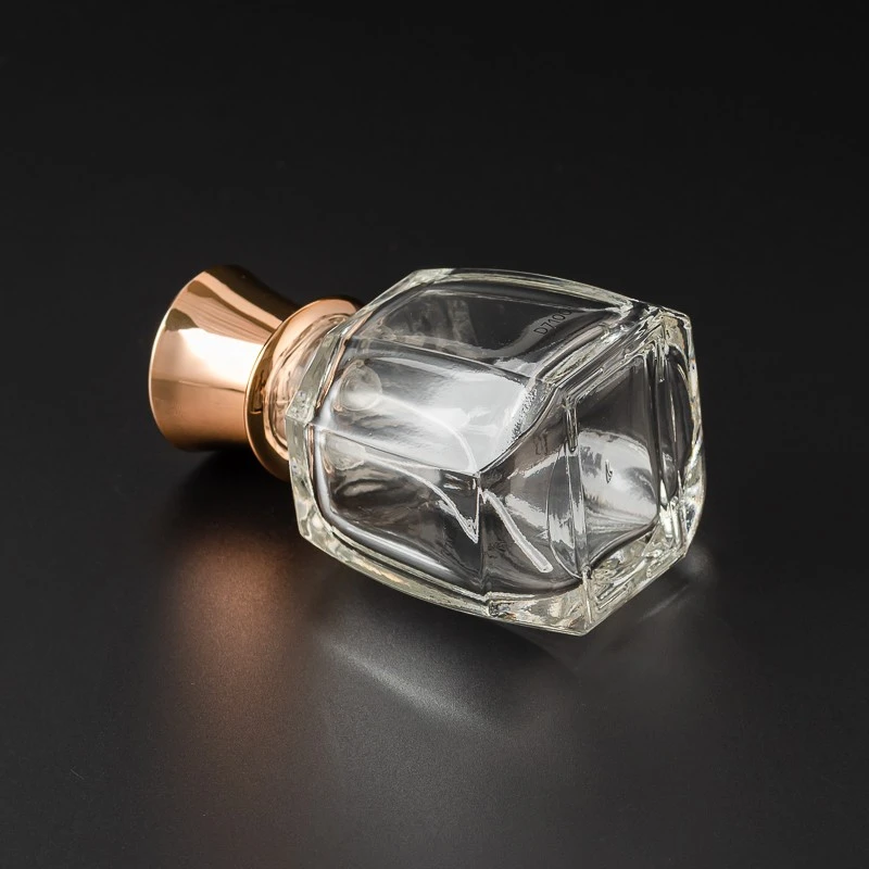 Wholesale Luxury 50ml Glass Empty Perfume Fragrance Glass Bottle with Champagne Gold Cap