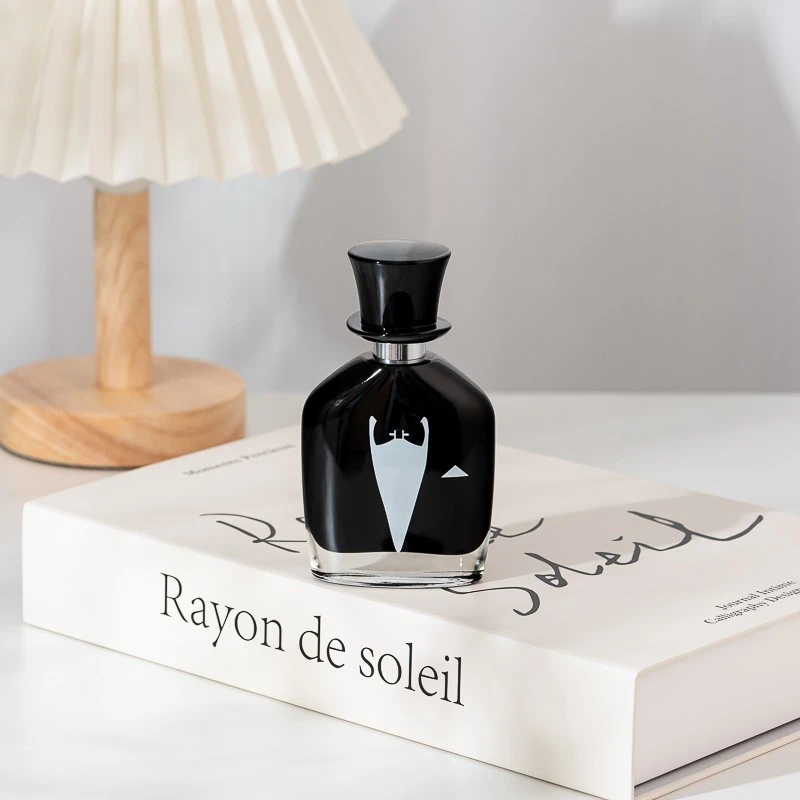 Unique Design Black Glass 50ml Perfume Bottle with Black Cap