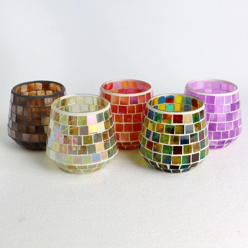 중국 도매 유리 모자이크 표면 벽돌 패턴 녹색 촛불 항아리 5 밝은 색상 테마 세트 제조업체