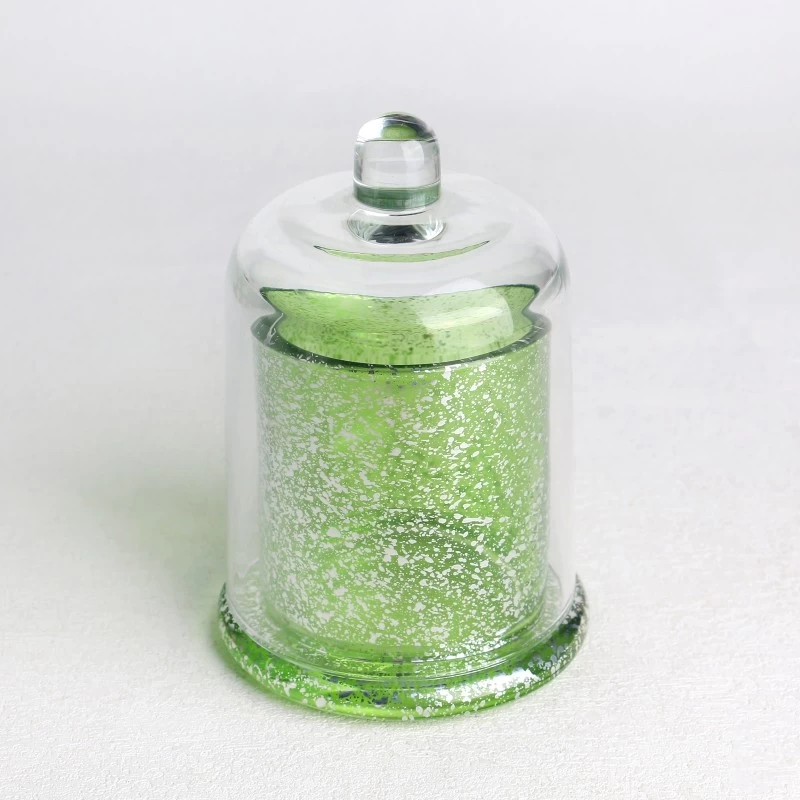 中国 透明な緑色の電気めっきレーザー斑点仕上げのベル型ガラスキャンドルホルダー メーカー