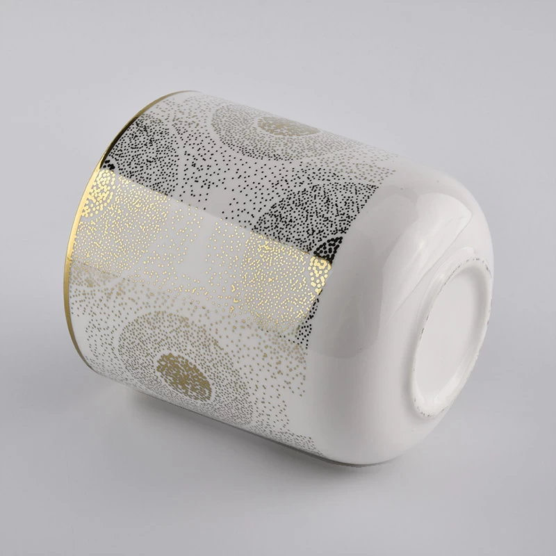 Recipiente di candela in ceramica bianca con bordo oro e modello unico