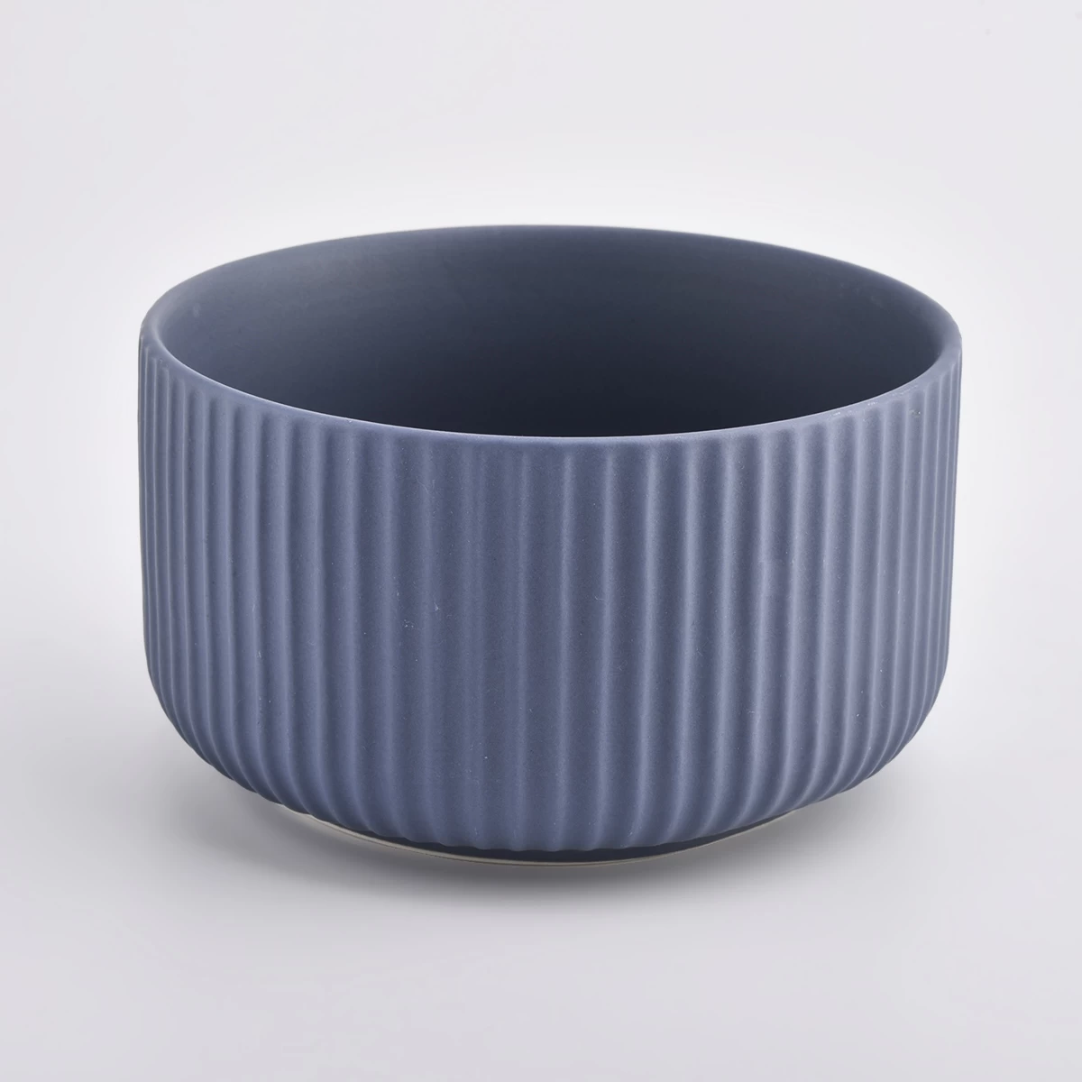 Guci lilin hitam keramik bergaris dengan warna hitam matte