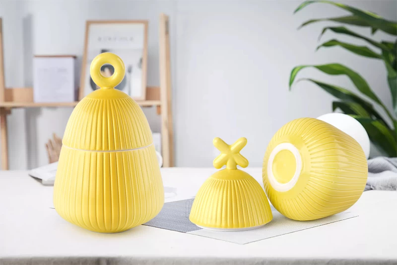 9oz Luxury matte ceramic candle jars with lid V-Shaped design