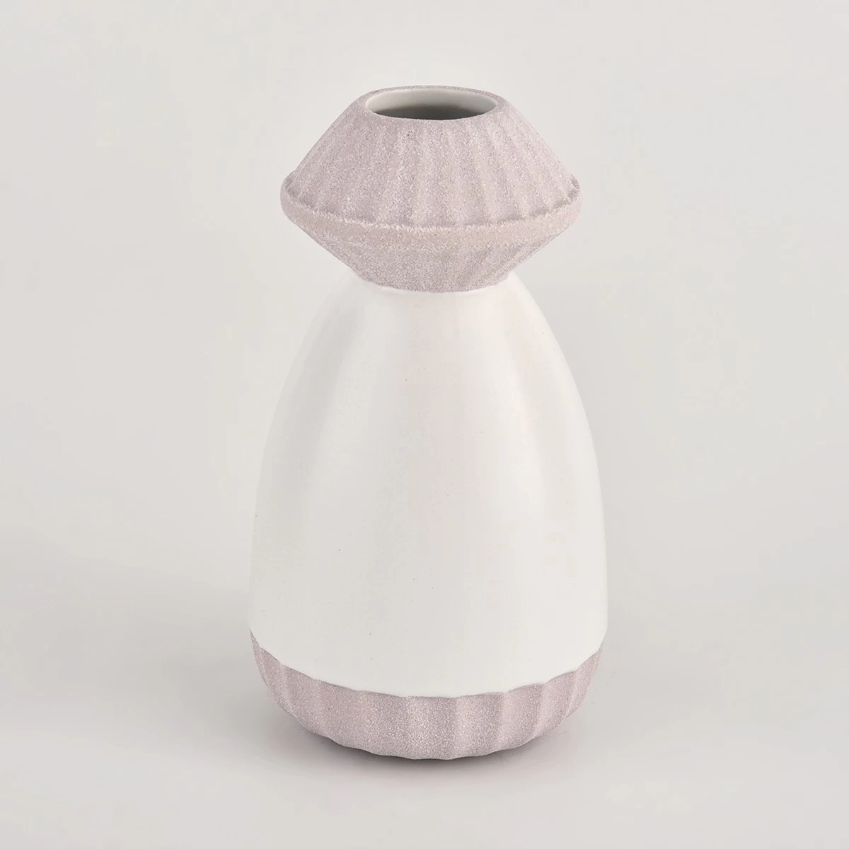 Empty decorative ceramic diffuser bottles for home decor fragrance oil bottle