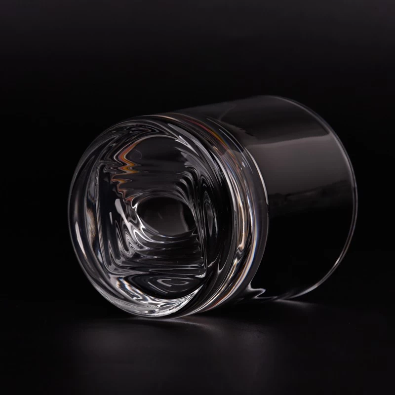 lysglass i klart glass med rundt stripemønster