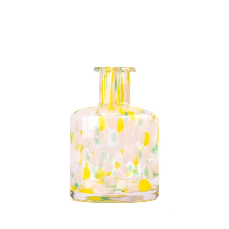 China Luxus-Diffusorflasche aus mundgeblasenem Farbglas Hersteller