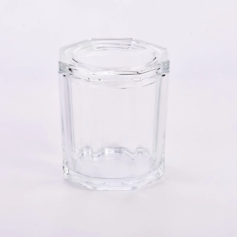 Beliebte 700-ml-Glaskerzengläser mit polygonaler vertikaler Linie und Glasdeckel für Hochzeiten