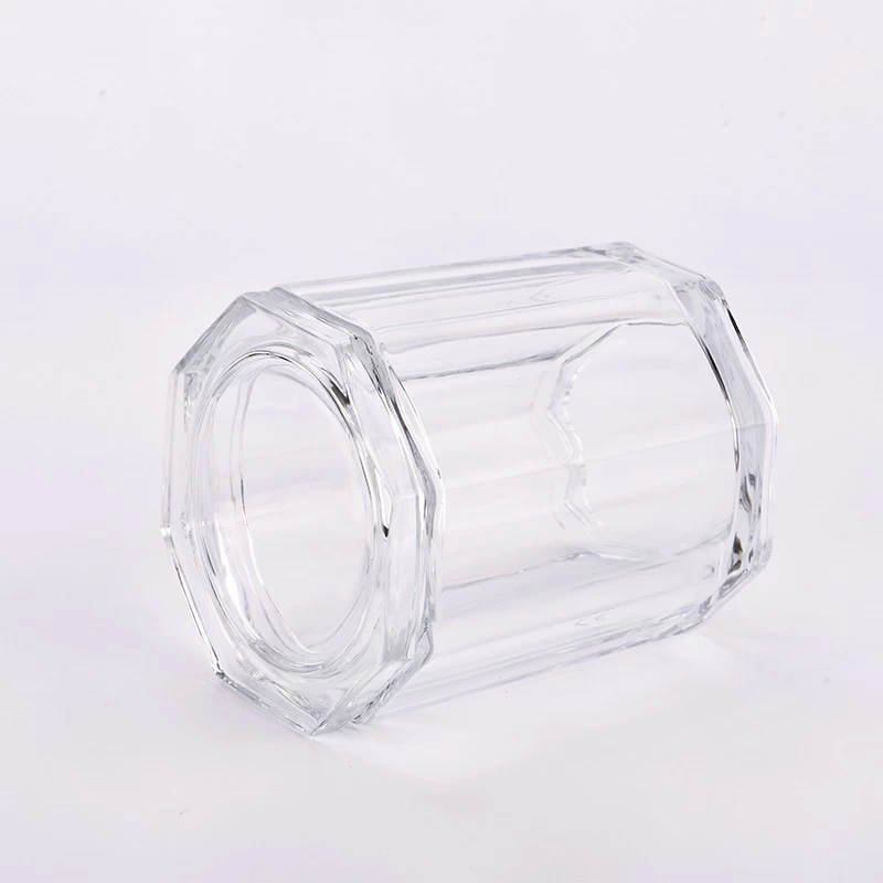 Beliebte 700-ml-Glaskerzengläser mit polygonaler vertikaler Linie und Glasdeckel für Hochzeiten