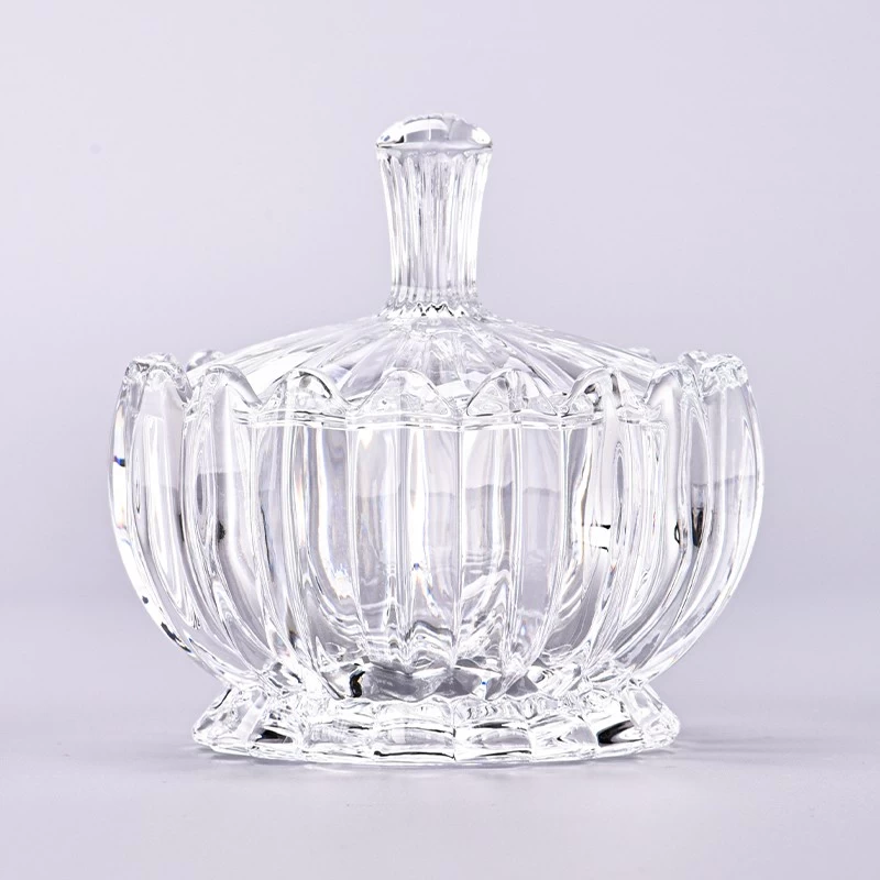 Китай Доставчик 260 ml прозрачен стъклен буркан за свещи с вертикална ивица с капак Производител