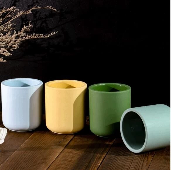 China Lieferant 10oz farbiges Keramikkerzenglas mit rundem Boden für die Heimdekoration Hersteller