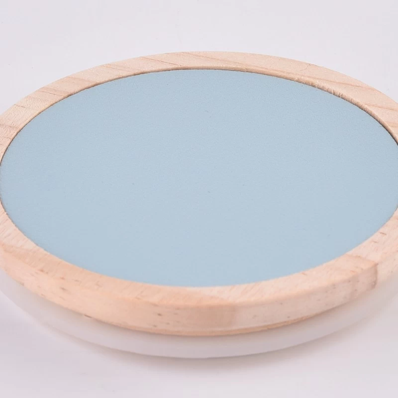 luxury wood candle lid with blue decoration