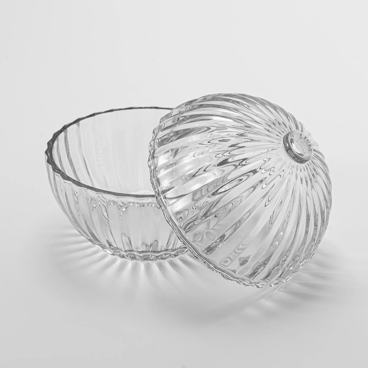 China Wholesale bowl-shaped striped transparent glass candle cans with lids manufacturer