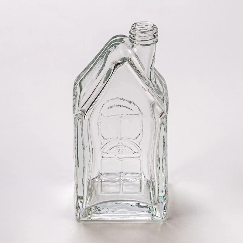 Kína. Birgir 150ml hús lögun glerflaska með strompinn úr sólríkum glervöru Framleiðandi