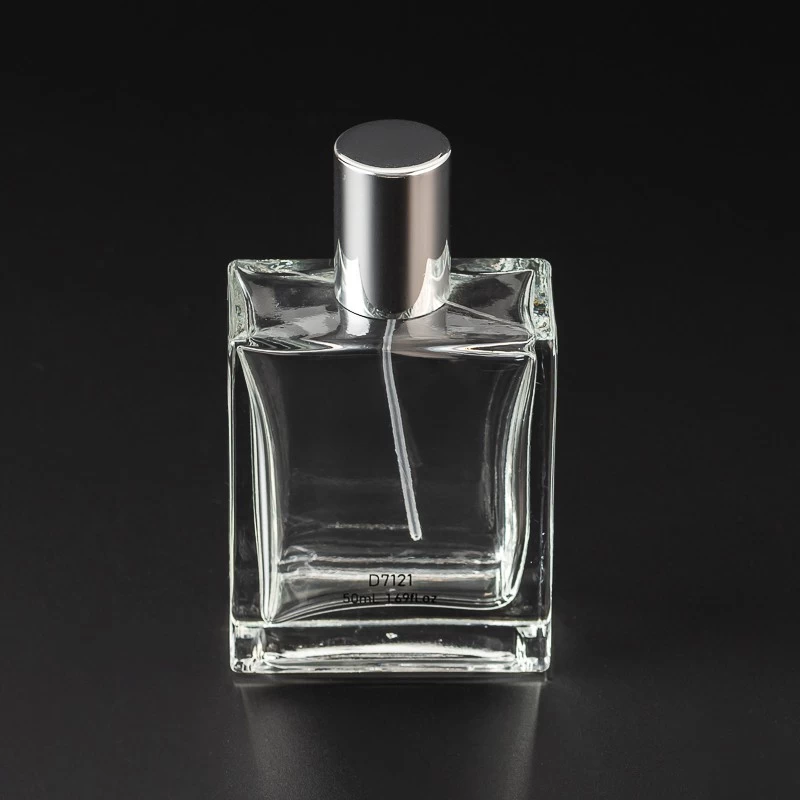 China decor pentru casă limpede 50 ml pătrat de sticlă sprayer de parfum producător
