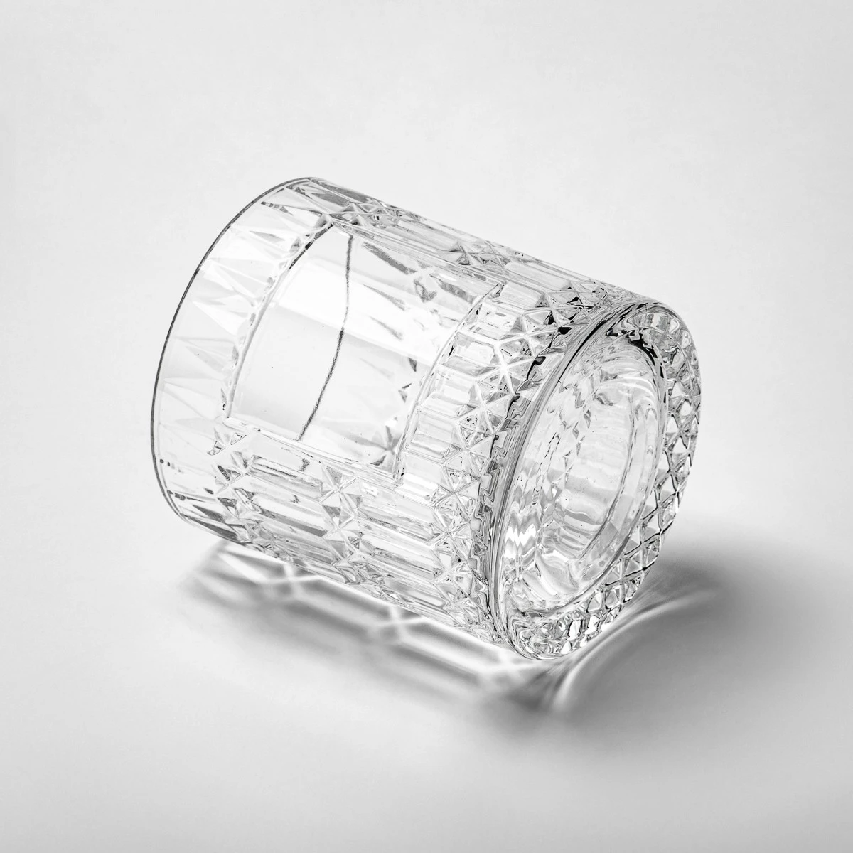 Custom Label Cylinder Embossed Glass Jar Empty Candle Holder for Candle Packaging