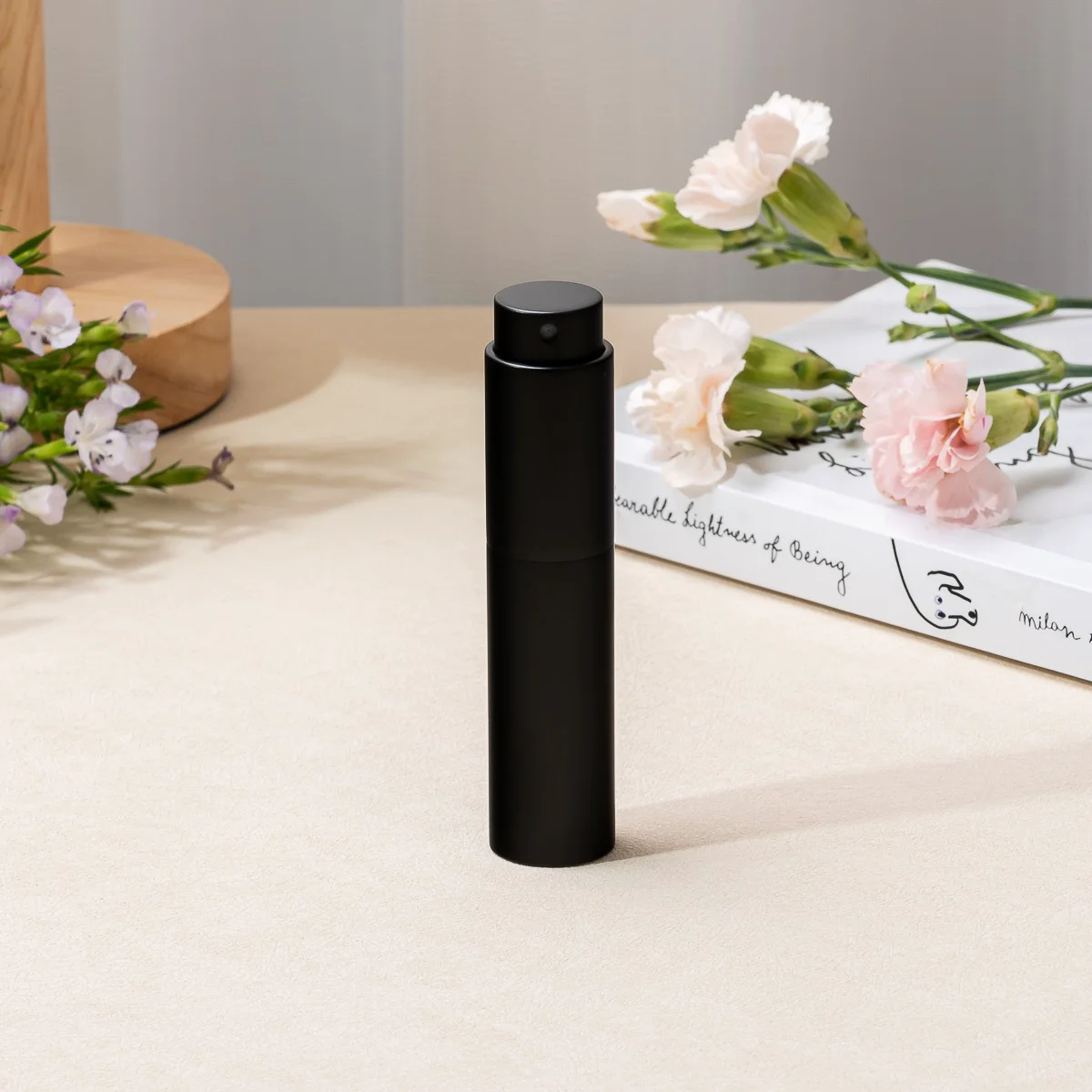 5ml Matte Black Twist Fragrance Atomizer Travel Glass Perfume Bottle wholesale